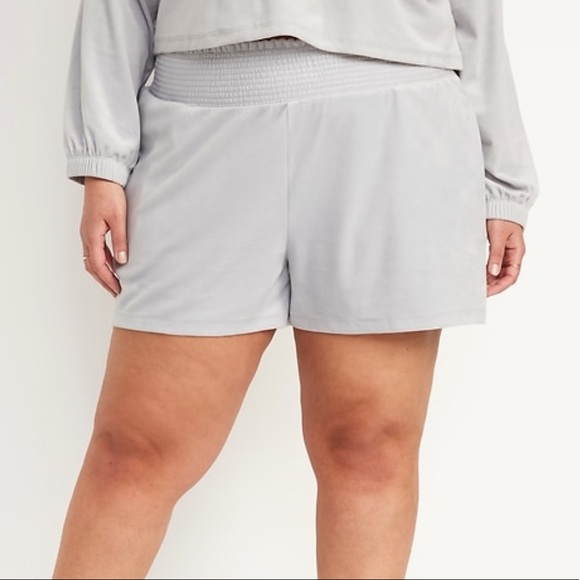 NWT High Waisted Luxe Velvet Boxer Shorts - Picture 2 of 3